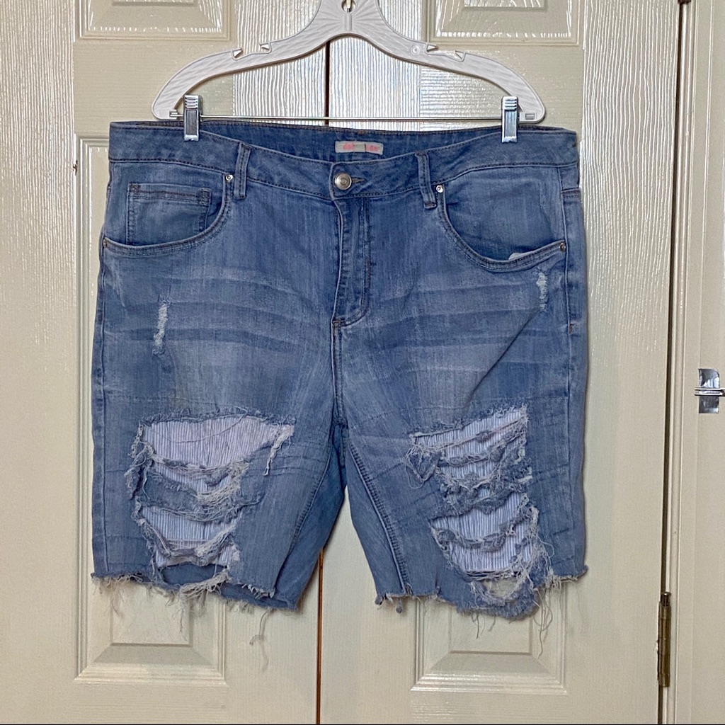 Dollhouse Distress Denim Cutoff Bermuda Shorts 20